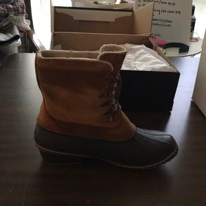 Never been worn Sorel Size 11 Winter Snow Boots